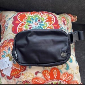 Brand new Lululemon Everywhere BeltBag